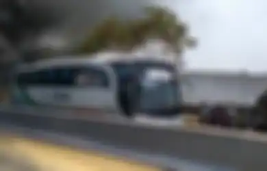 Kecelakaan Beruntun Tol Cipularang: Posisi Tepat di Belakang Sumber Kecelakaan, Bus Ini Justru Cuma Lecet Sementara yang Lain Ringsek Terbakar
