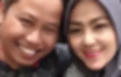 Pelawak Narji yang menikah dengan seorang pramugari.