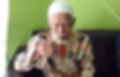 Setiap Bulan Suro Mendaki Bulan Lawu, Kakek 81 Tahun yang Ditemukan Tersesat dan Tergeletak Tak Berdaya Ini Dijemput Mutholib