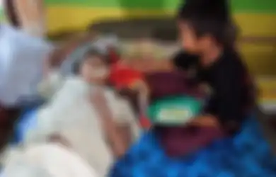 Kisah Muhammad Gunadiono, Bocah Kelas 5 SD yang Rawat Ibunya yang Sakit Stroke Selama 2 Tahun, Setiap Hari Suapi Ibunya Makan