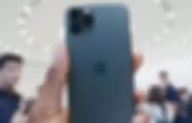 iPhone 11 Pro Max, image by MKBHD