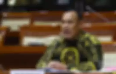 Ditanda tangani langsung oleh Firli Bahuri, 75 pegawai Komisi Pemberantasan Korupsi KPK dibebaskan tugas dari institusi antisaruah tersebut.