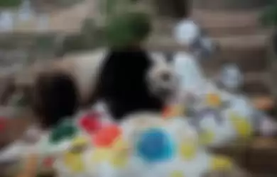 Panda Chuang Chuang saat merayakan ulang tahun pada tahun 2018 di kebun binatang Chiang Mai. 