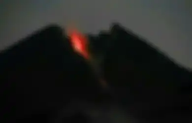 Siang Tadi, Hari Ini Gunung Api Keluarkan Awan Panas, Letusannya Capai Tinggi 800 Meter