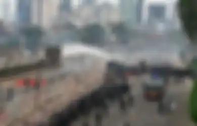 Kedaluwarsa atau Tidak, Gas Air Mata Tetap Membahayakan Kesehatan Kita