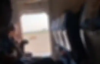 Beralasan Mencari Udara Segar, Seorang Wanita Buka Pintu Darurat Pesawat
