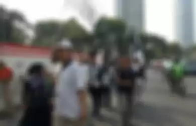 Massa yang mengatasnamakan mujahid 212 selamatkan NKRI mulai berdatangan. Mereka berkumpul di bundaran Hotel Indonesia (HI) sebelum melakukan unjuk rasa di Istana Negara, Jakarta Pusat, Sabtu (28/9/2019).