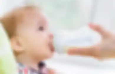 Awas, Kebiasaan Cara Orangtua Beri Minum Bayi Seperti Ini Bisa Sebabkan Infeksi Telinga pada Buah Hati!