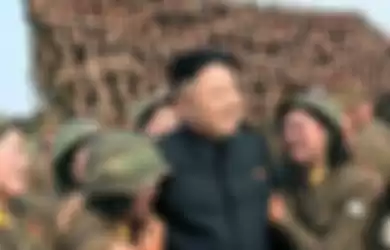 Siapa sangka, ternyata Kim Jong Un sempat menjalin kasih dengan seorang musisi dan penari asal Korea Utara.