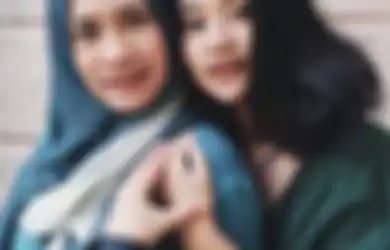 Ikke Nurjanah dan putrinya, Siti Adira Kania