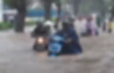 llustrasi motor mogok akibat banjir.