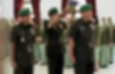 Jabatan Komandan Distrik Militer 1417 Kendari, Sulawesi Tenggara, diserah terimakan dari Kolonel Kaveleri Hendi Suhendi kepada Kolonel Infantri Alamsyah 