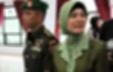 Jabatan Kolonel Hendi Suhendi dicopot karena unggahan status istri.