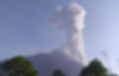Letusan Awan Panas Gunung Merapi: Meski Merapi Meletus, Penjaga Gunung Tak Boleh Melarikan Diri