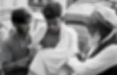 Suara Khotbah 'Dibungkam' Ledakan, Masjid di Afghanistan Dibom saat Salat Jumat Berlangsung, 62 Orang Tewas