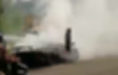 Mobil Lamborghini Aventador milik Raffi Ahmad yang terbakar kemarin sore (19/10).