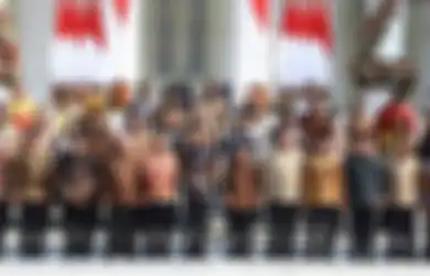Dua Kali Jadi Menteri, Sosok Ini Masih Saja Pakai Ponsel 'Jadul', Kirim - Terima Pesan Masih Pakai SMS