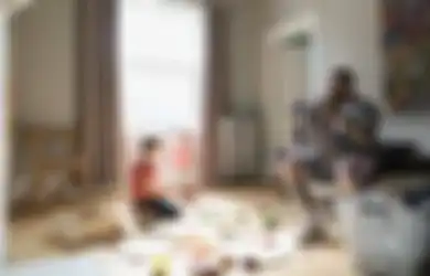 Siapkah Anda Bila Karena Suatu Hal Mengharuskan Jadi Ayah yang Diam di Rumah dan Mengurus Anak?