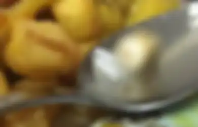 Sedang Asyik-asyiknya Kunyah Kari, Pria Ini Tak Sengaja Kunyah Sesuatu yang Menjijikkan, Hii... Ternyata dari Bagian Tubuh Manusia Ini!