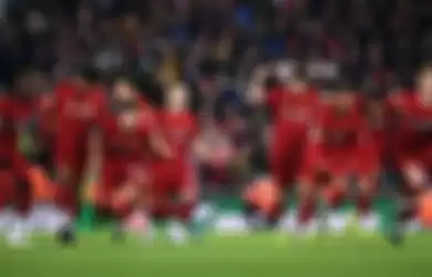 Para pemain Liverpool ketika berhasil menyingkirkan Arsenal lewat adu penalti di 16 Besar Carabao Cup.
