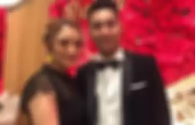 Siti Badriah dan Krisjiana saat menghadiri resepsi pernikahan Delon dan Aida di Grand Hyatt, Jakarta Pusat