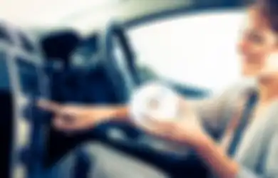 Dengarkan Musik Saat Mengemudi Tak Hanya Bisa Hilangkan Stres, Tapi Juga Bisa Lindungi Jantung, Lho!