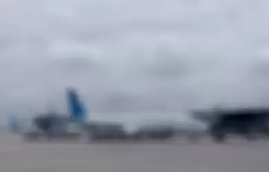 Pesawat Garuda Indonesia di apron Terminal 3 Bandara Soekarno-Hatta, Tangerang Banten, Minggu (10-2-2019) 