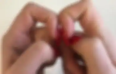 Cobalah Peragakan Jari Anda Seperti Ini, Konon Anda Bisa Mengetahui Peringatan Dini Kanker Paru-paru