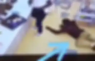Sungguh Bodoh Perampok Ini, Berhasil Merampok Toko, Tapi Uang Hasil Rampasannya Langsung Raib Dicuri Korbannya Sendiri dengan Cara Tak Terduga Ini