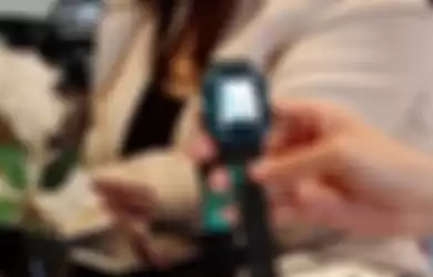 imoo Watch Phone Z6 yang sedang menggunakan fitur alat pengenalan
