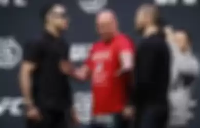 Tony Ferguson (kiri) dan Khabib Nurmagomedov (kanan).