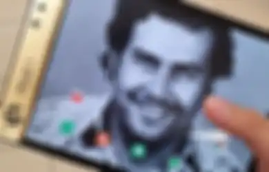Berani, Saudara Pablo Escobar Sebut Produk Apple Murahan Dan Merupakan Penipuan, Kini Luncurkan Smartphone Baru Untuk 'Mengalahkan' Apple Dengan Iklan Sangat Provokatif, Seperti Apa?