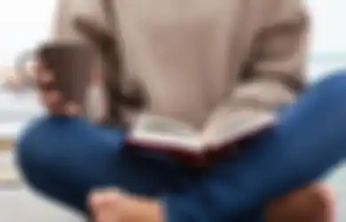 Waspada, Sering Duduk Bersila Ternyata Bisa Buat Kita Terkena Penyakit Berbahaya Ini