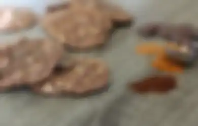 Usianya Baru 5 Tahun, Gadis Ini Rela Berjualan Kue dan Coklat Demi Lunasi Utang 100 Orang Lebih, Semua Berawal dari Ketidaksengajaan Ini