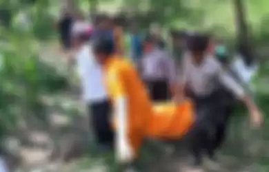 Warga Desa Banjarbanggi, Kecamatan Pitu, Kabupaten Ngawi, Jawa Timur digegerkan dengan penemuan mayat wanita tanpa busana
