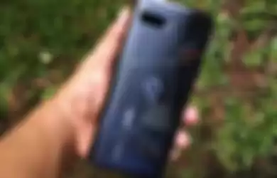 Asus ROG Phone 2 tamak belakang tanpa case bawaan