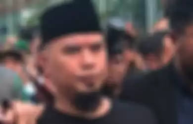 Ahmad Dhani tersandung kasus ujaran kebencian dan pencemaran nama baik.