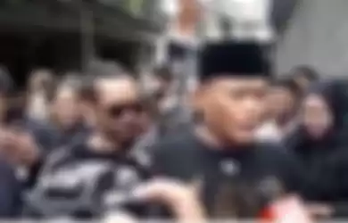 Sule saat ditemui wartawan di sela pemakaman Lina