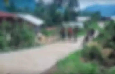 Dua warga Kampung Wunis, Desa Ngampang Mas, Kecamatan Borong, Kabupaten Manggarai Timur itu, ditangkap karena menganiaya ayah kandung mereka, Bernabas Ramat (63).