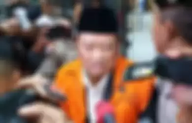 Bupati Sidoarjo Saiful Ilah ketika ditahan KPK, Kamis (9/1/2020) dini hari.
