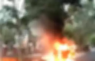Pilih Ngacir Sama Main Teman Daripada Jaga Toko, Remaja di Deliserdang Dibakar Hidup-hidup oleh sang Ibu, sang Anak Terus Dipukuli Saat Warga Sibuk Padamkan Api