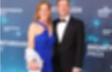 Susan Wojcicki (kiri), CEO YouTube dan sang suami, Dennis Troper