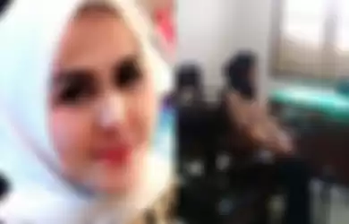 Istri Kombes yang viral karena ditagih hutang lewat media sosial