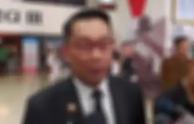 Nyaris 1.000 Kasus Baru dalam 1 Hari, Ridwan Kamil Tegur Warga yang Desak-desakkan di Mal, 'Tahan Dulu Beli Baju Lebarannya'