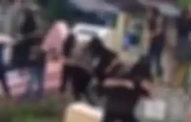 Viral di Facebook, Video Sekelompok Cewek ABG yang Berjoget di atas Kuburan, Netizen: Apa nggak Nyadar kalau Nantinya juga Bakal jadi Penghuni Kubur?