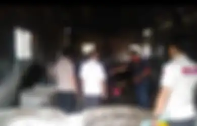 10 Tahun Beroperasi, Pabrik Soun Cap Ayam Digrebek Polisi! Ternyata Gunakan Kaporit hingga Tempat Pengadukan Adonan Penuh Kecoa dan Jentik Nyamuk: Baunya Menyengat