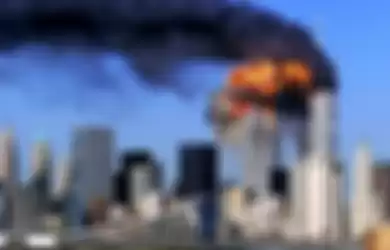 Serangan 9/11 adalah serangkaian serangan buduh diri dengan cara menabrakkan dua (total empat) pesawat yang diduga telah dibajak oleh sekelompok militant islam yang bernama Al Qaeda.