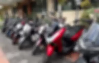 Sebanyak 14 remaja yang tergabung dalam Geng Donki ditangkap polisi di Denpasar, Bali. Mereka kerap melakukan pembegalan dengan mengendarai motor.