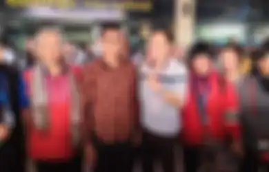 150 Turis China Ini Malah Disambut Meriah Langsung oleh Gubernur Sumbar saat Sampai di Bandara Minangkabau, Sementara Kehadirannya Dilarang di Berbagai Negara Lain 