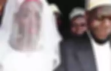Foto pernikahan Sheikh Mohammed Mutumba (27) dan istrinya, Swabullah Nabukeer.